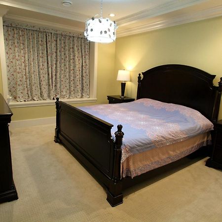 Feng Lu House Hotel ริชมอนด์ ภายนอก รูปภาพ